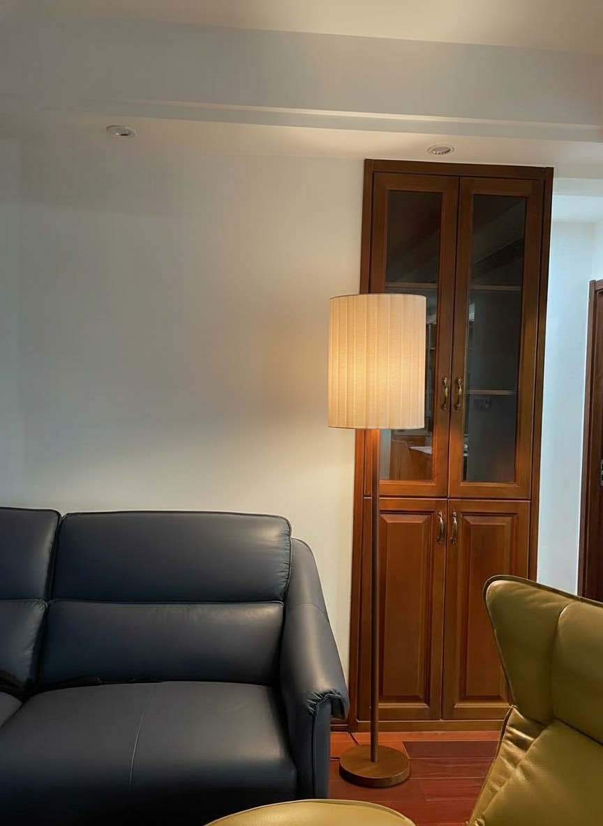 Kundenfoto der Linbron Stehleuchte in einem Wohnzimmer