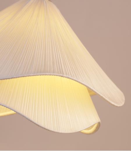 Detail of shadow-free illumination through the pleated shade