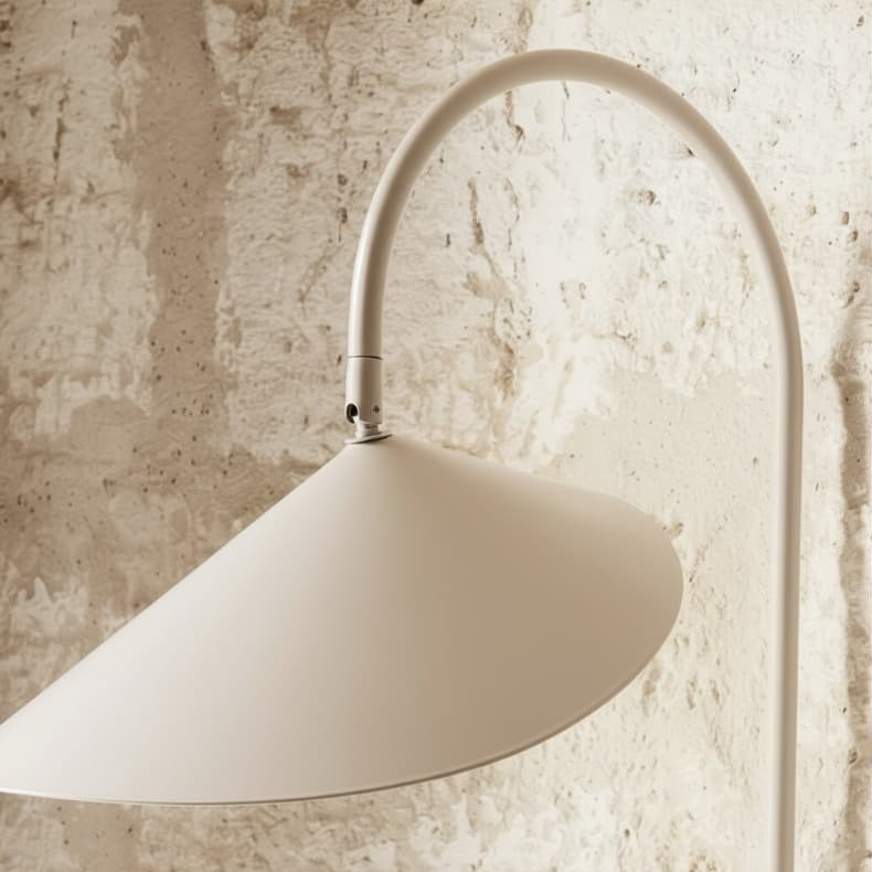Swivora leaf-inspired lamp shade