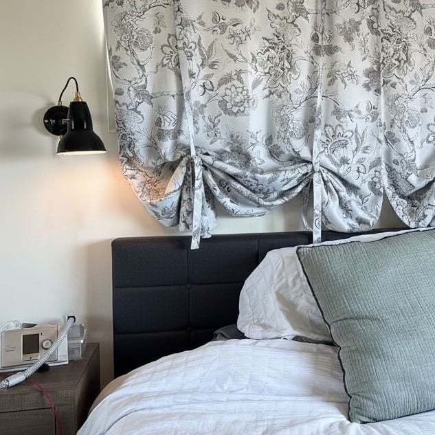 Customer bedroom photo with Modryx wall light