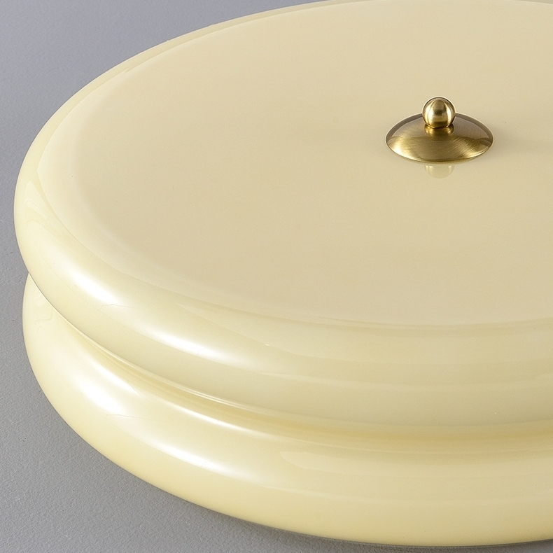 Curved beige shade edge detail