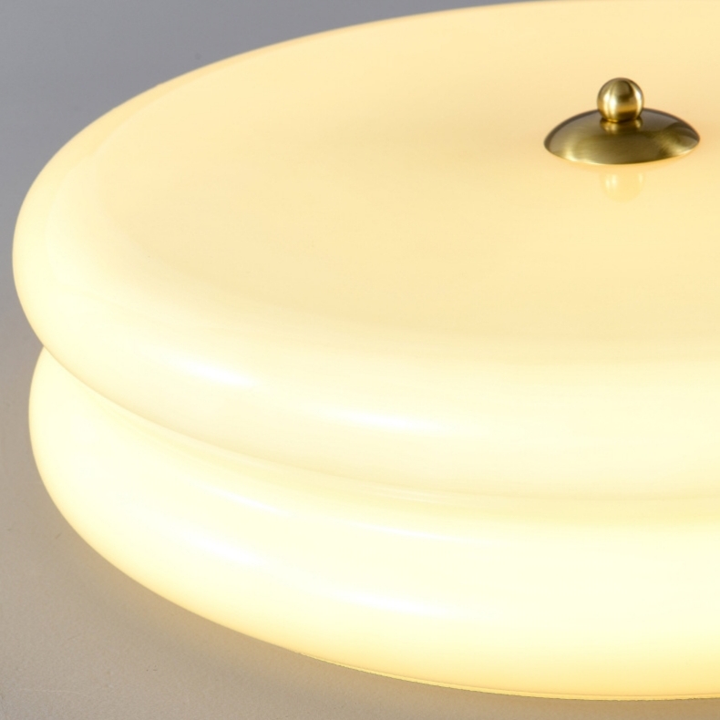 Warm glowing Opalix shade detail