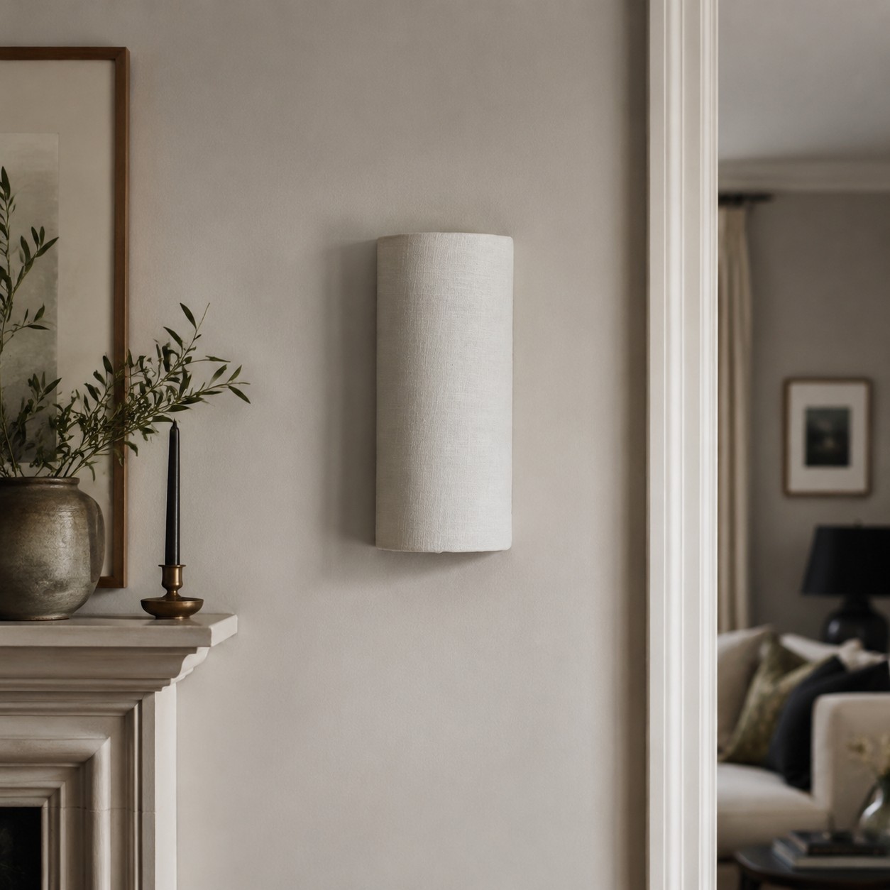 Aplique de pared Slim Linbron en un dormitorio.